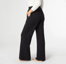 Load image into Gallery viewer, Coco+Carmen- Quilted Bottoms Black