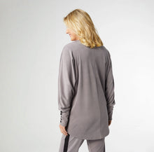 Load image into Gallery viewer, Coco+Carmen-Weekend Brushed Double Pocket with Wrist Buttons